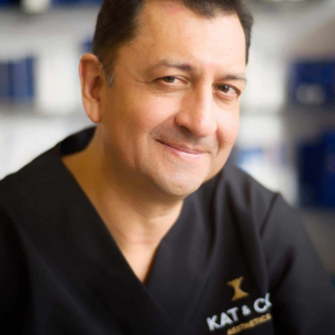 Dr CAMILO DIAZ